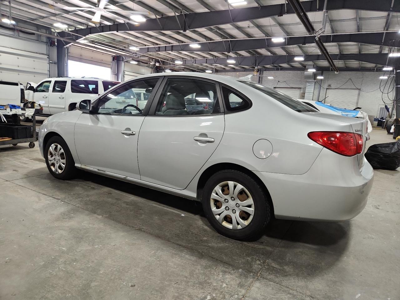 2010 Hyundai Elantra Blue - Image 2