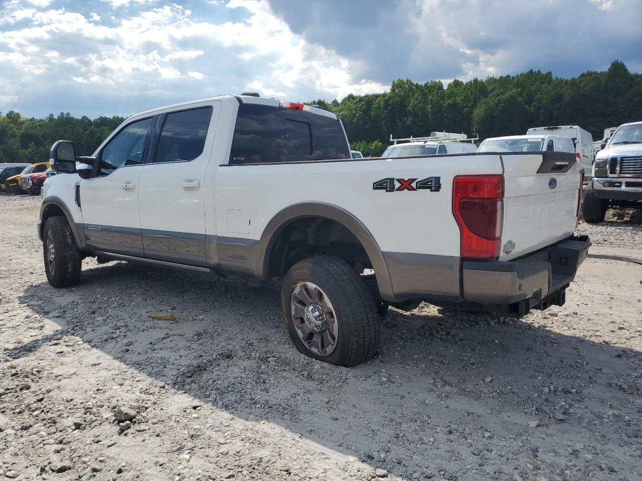 2022 Ford F350 Super Duty - Фото 2