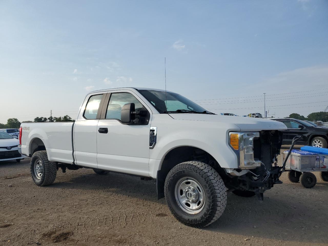 2017 Ford F250 Super Duty - Image 4