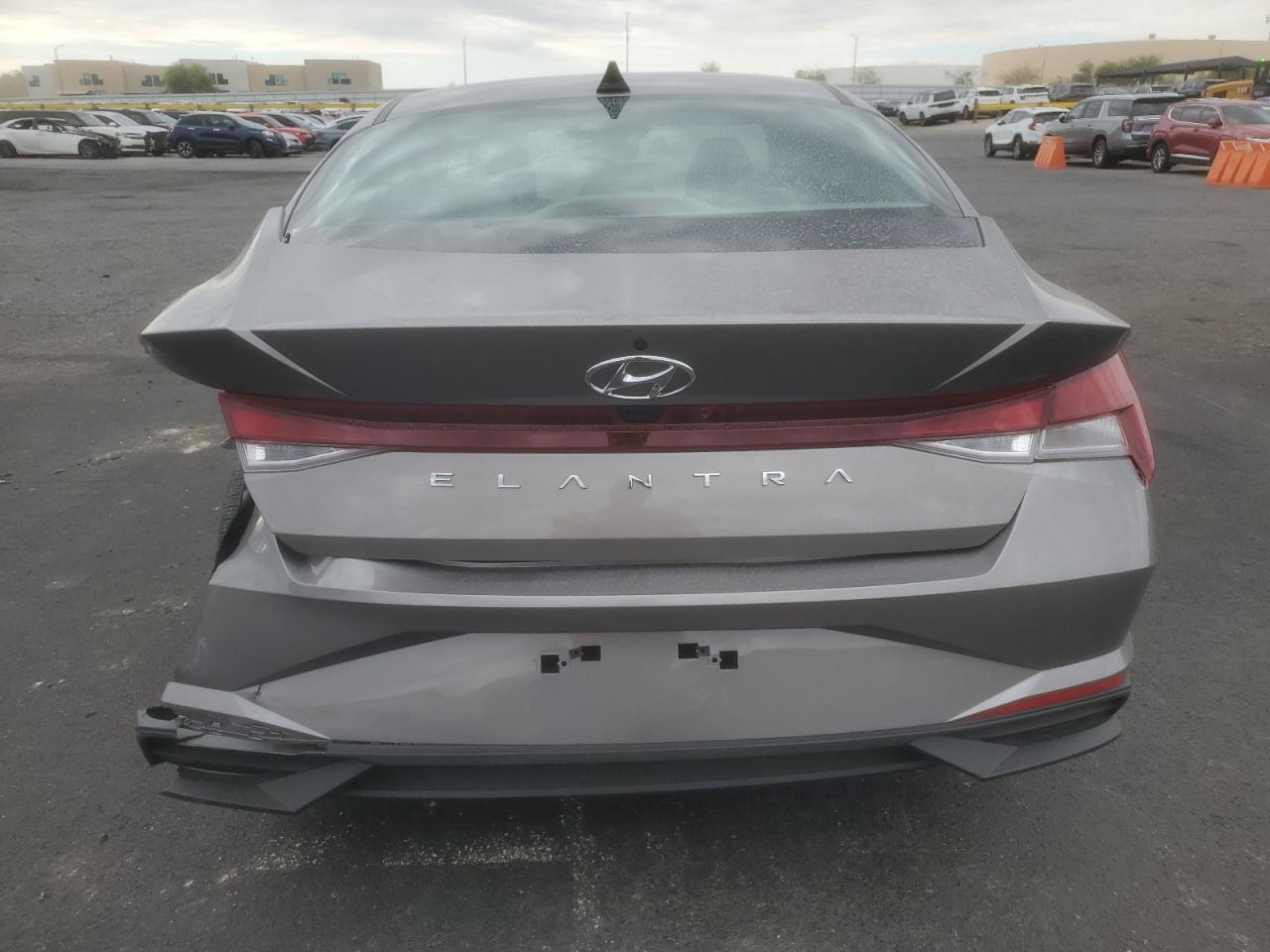 2023 Hyundai Elantra Se - Image 6