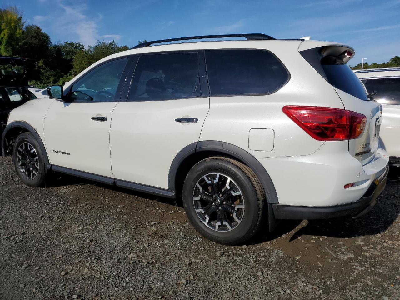 2019 Nissan Pathfinder S - Фото 2