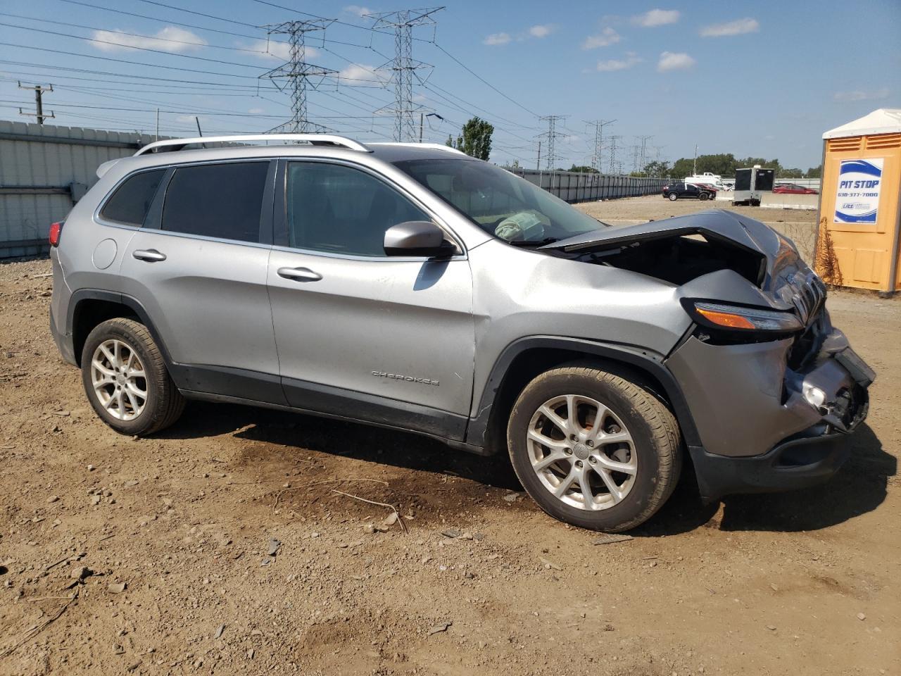 2016 Jeep Cherokee Latitude - Image 4