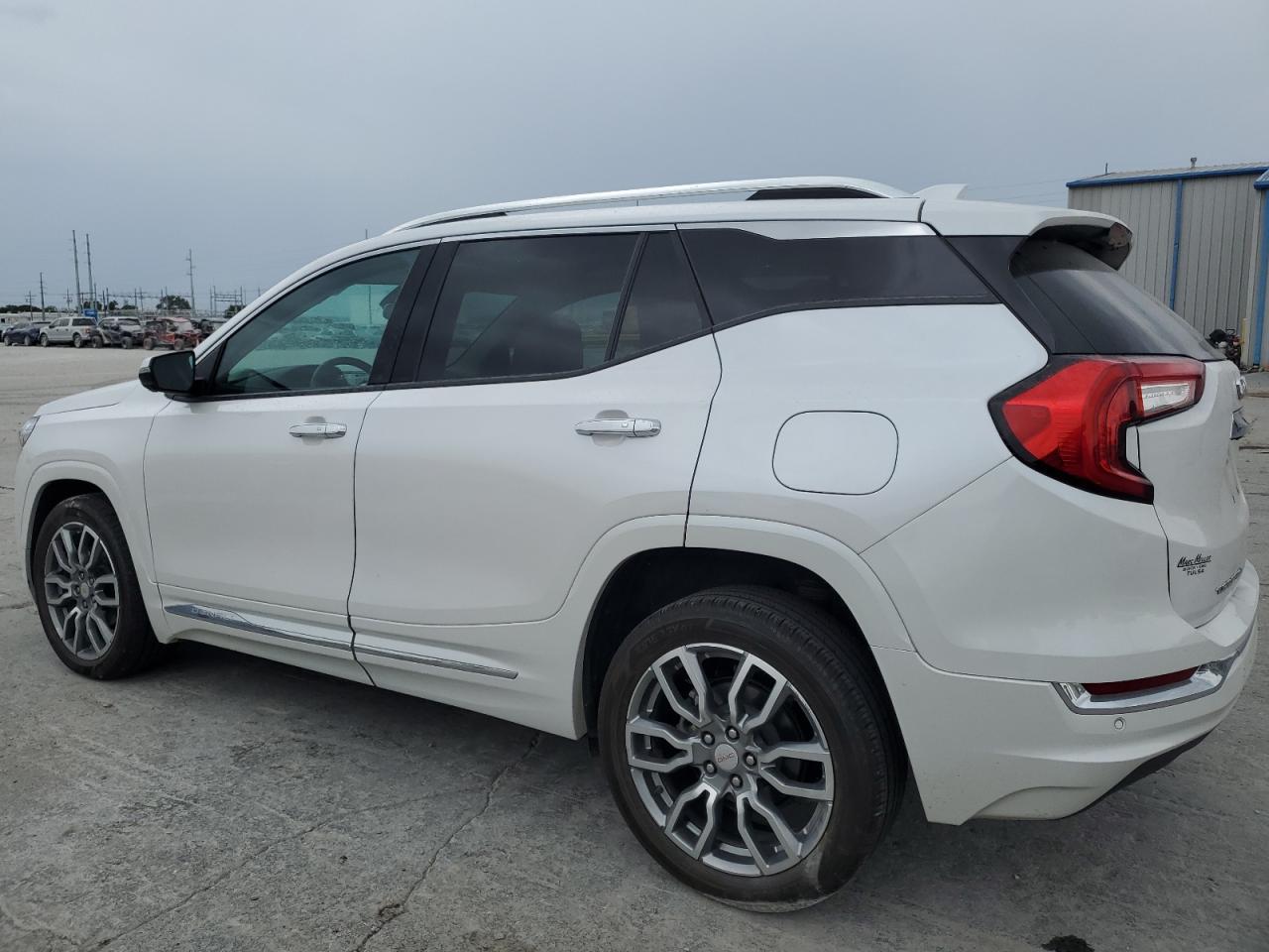 2022 GMC Terrain Denali - Фото 2