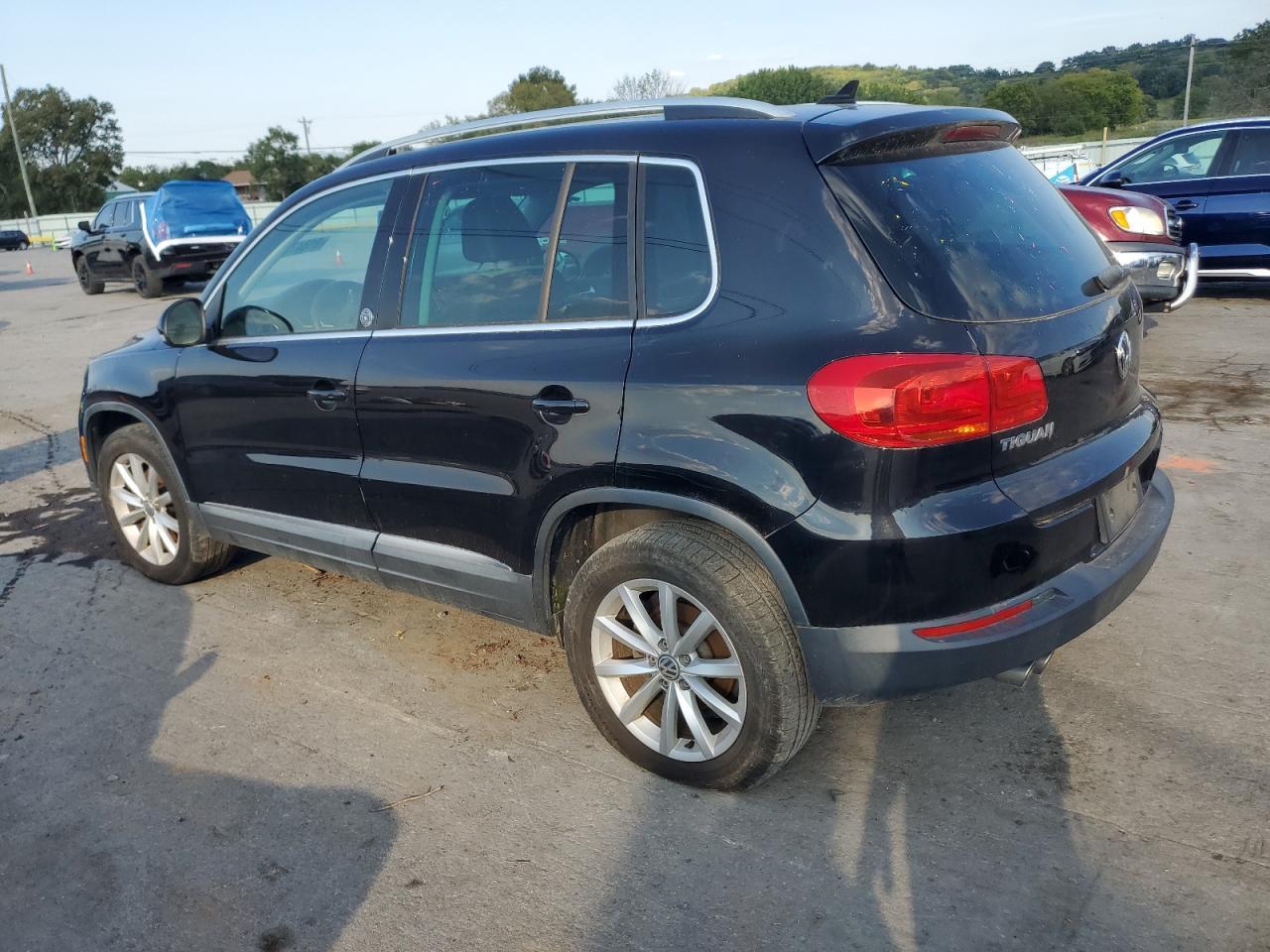 2017 Volkswagen Tiguan Wolfsburg - Image 2