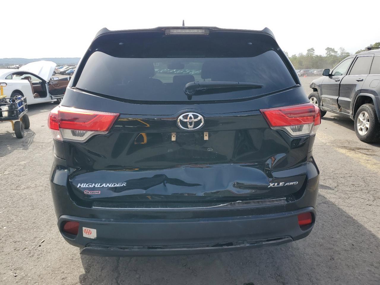 2019 Toyota Highlander Se - Фото 6