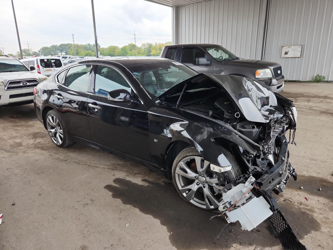 2019 Infiniti Q70 3.7 Luxe - Фото 4