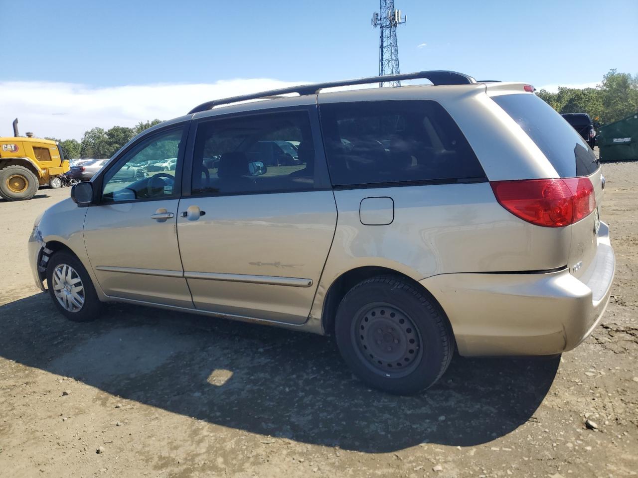 2007 Toyota Sienna Ce - Image 2