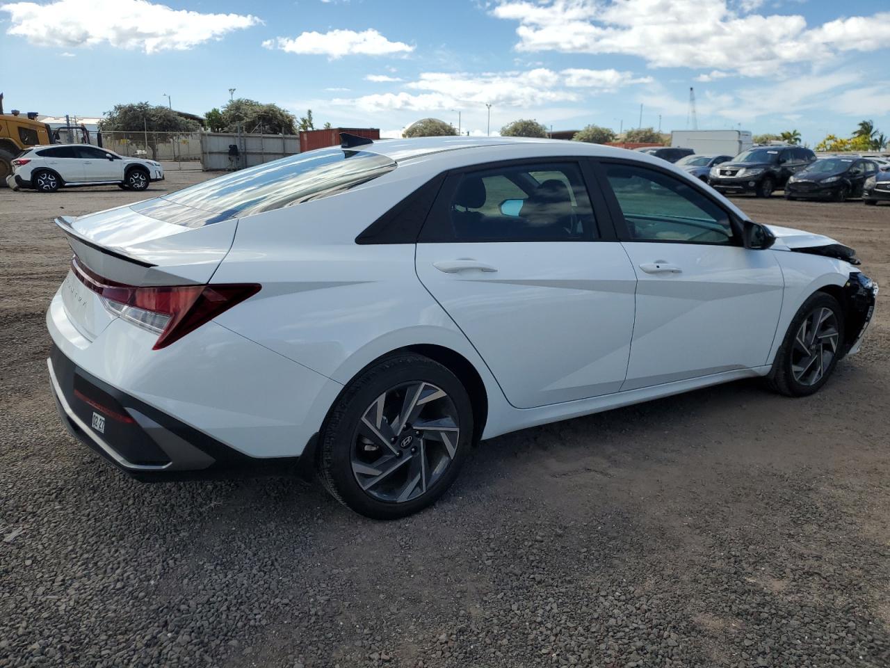 2025 Hyundai Elantra Sel Sport - Фото 3