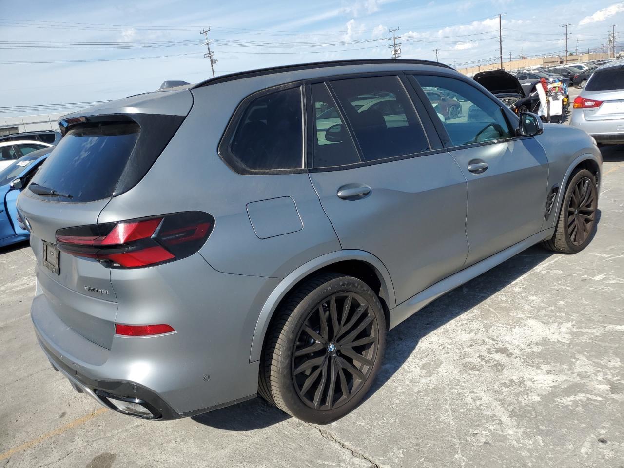 2025 BMW X5 Sdrive 40I - Image 3