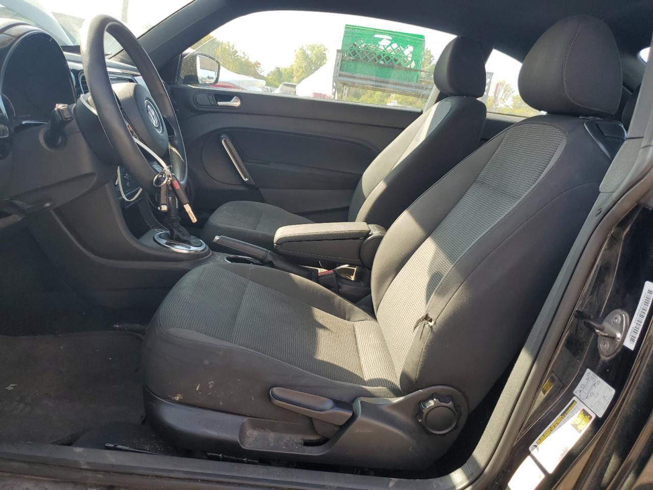 2013 Volkswagen Beetle - Фото 7