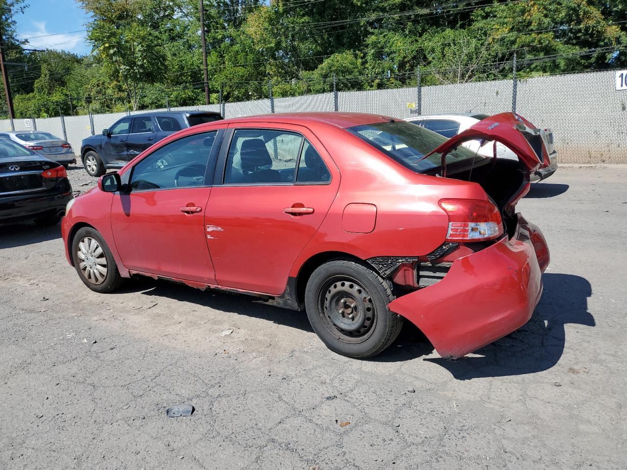 2010 Toyota Yaris - Фото 2
