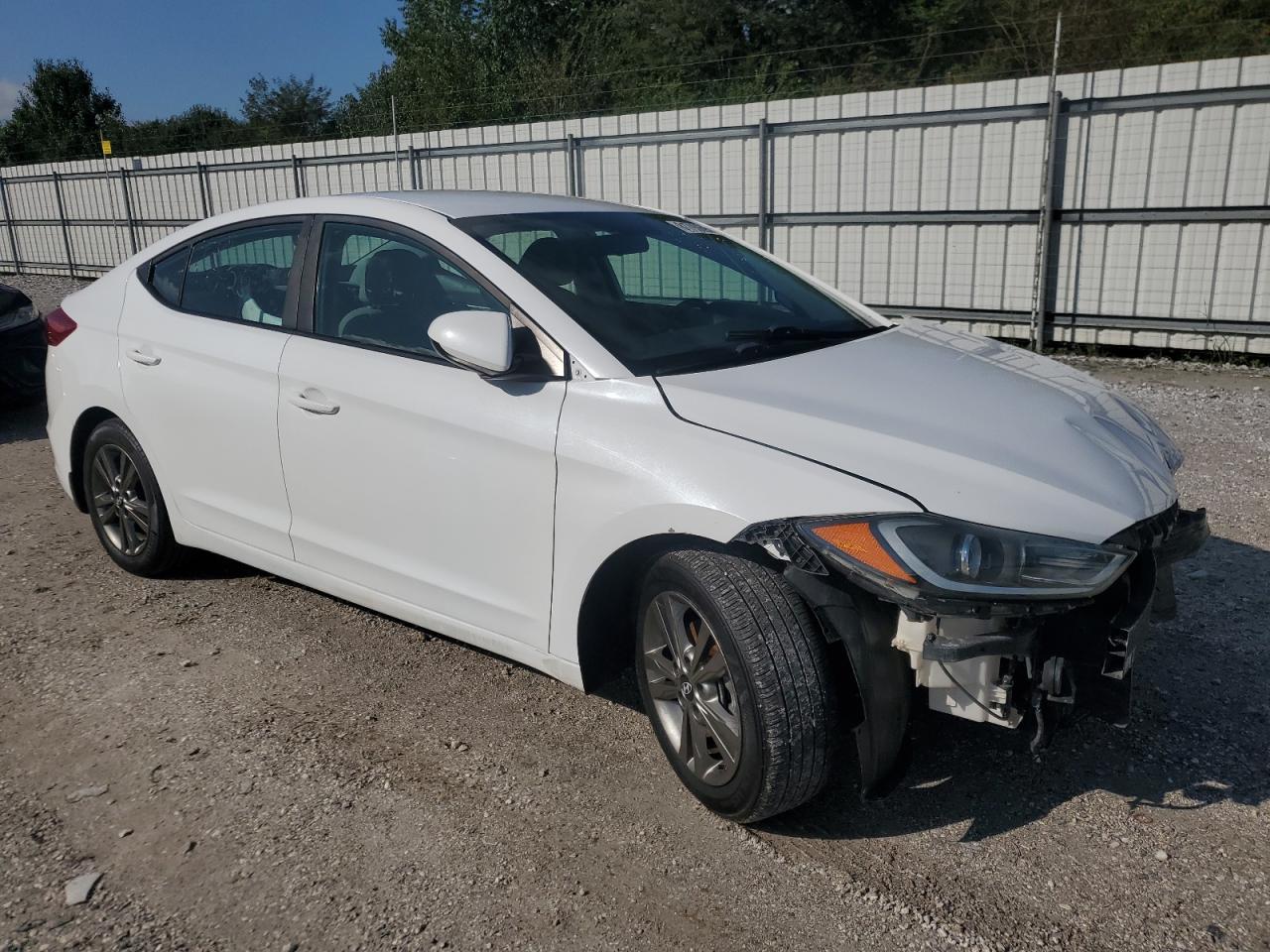 2017 Hyundai Elantra Se - Фото 4