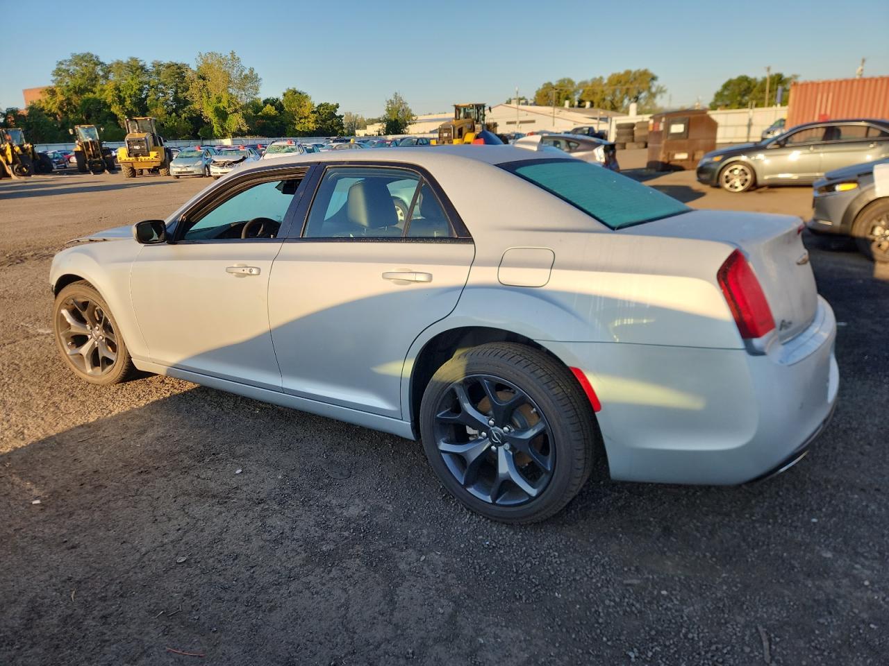 2023 Chrysler 300 S - Фото 2