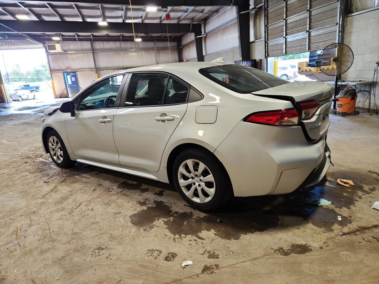 2020 Toyota Corolla Le - Фото 2