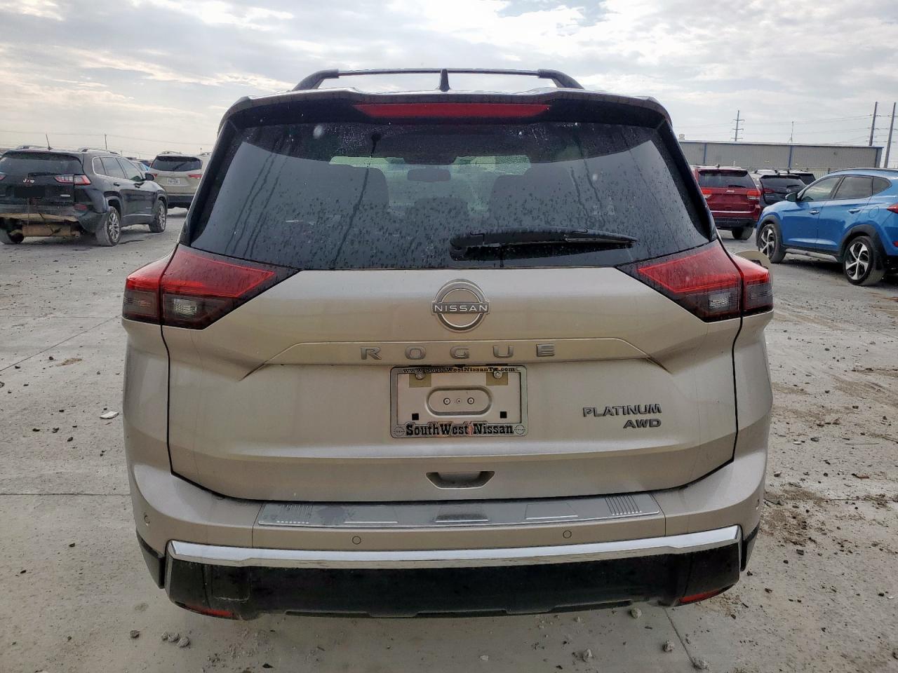 2025 Nissan Rogue Platinum - Фото 6