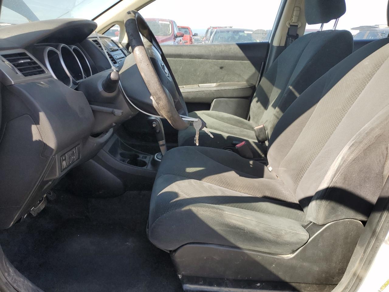 2011 Nissan Versa S - Фото 7