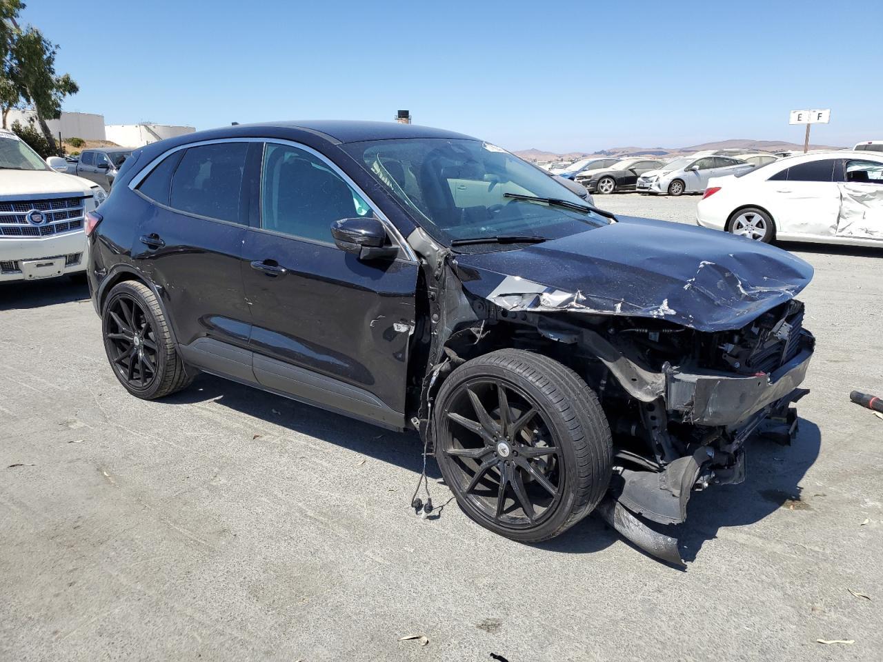 2020 Ford Escape Se - Фото 4