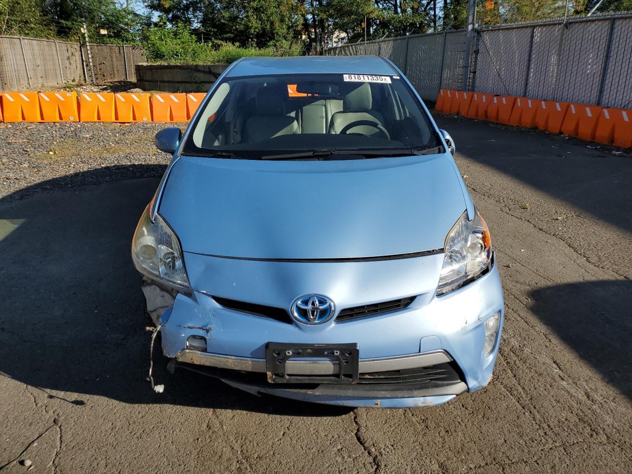 2014 Toyota Prius Plug-In - Image 5