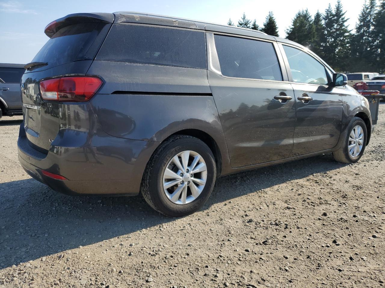 2015 Kia Sedona Lx - Image 3