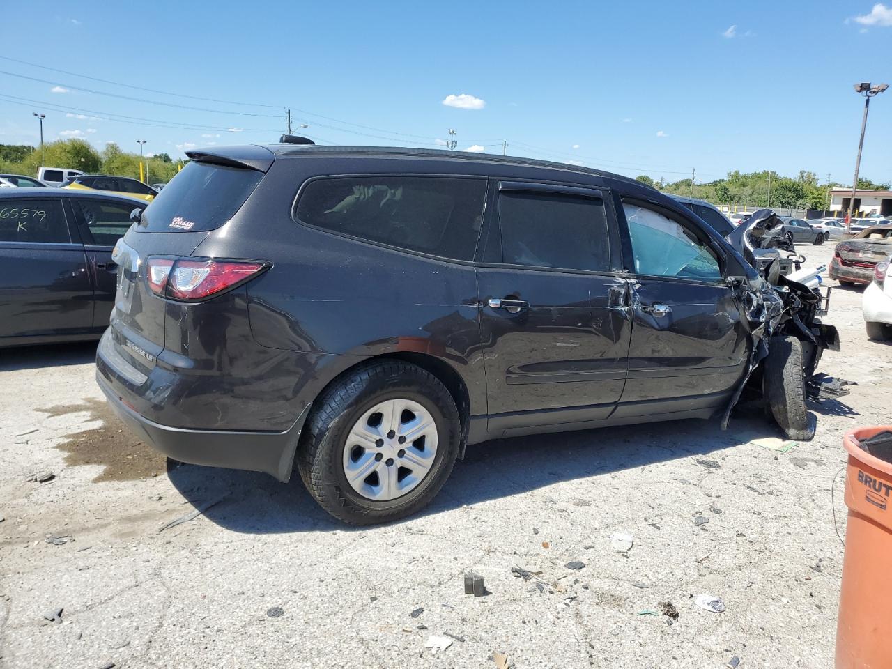 2016 Chevrolet Traverse Ls - Фото 3