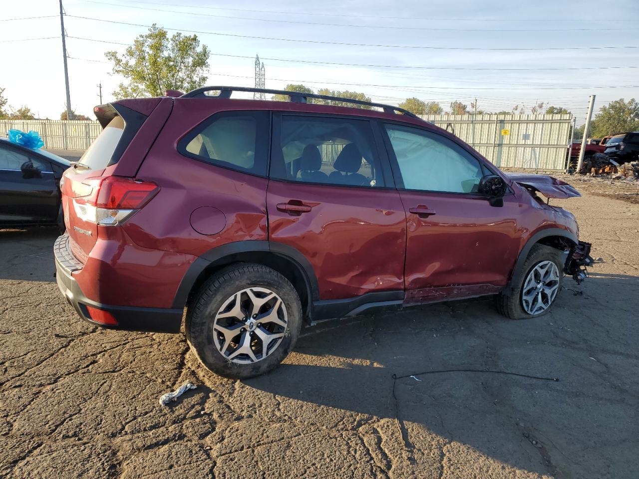 2023 Subaru Forester Premium - Image 3