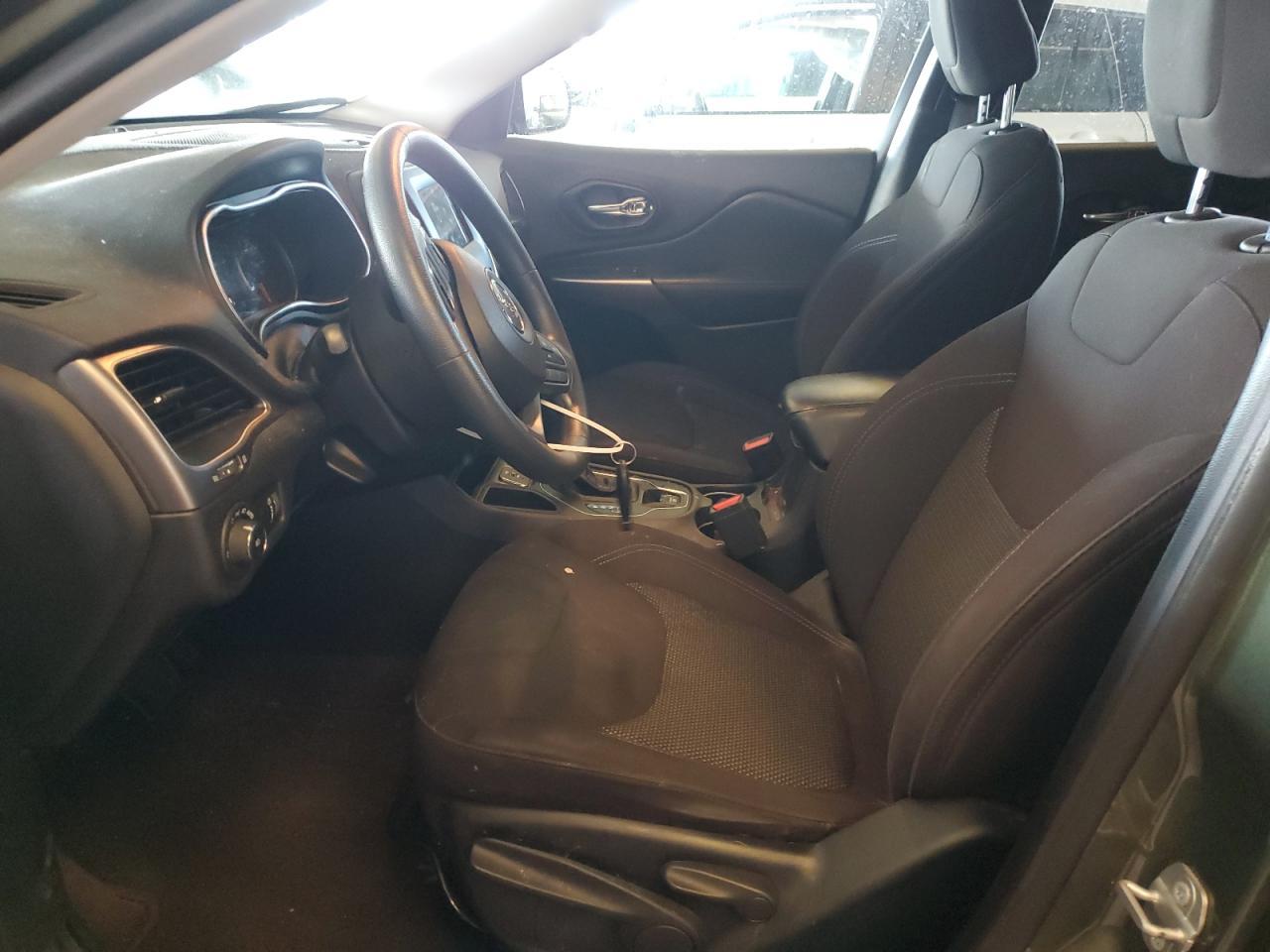 2019 Jeep Cherokee Latitude - Image 7