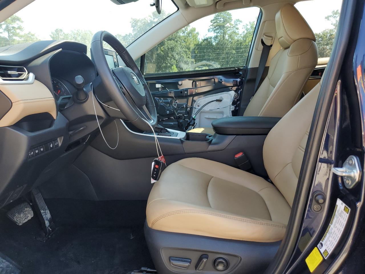 2022 Toyota Rav4 Xle Premium - Image 7