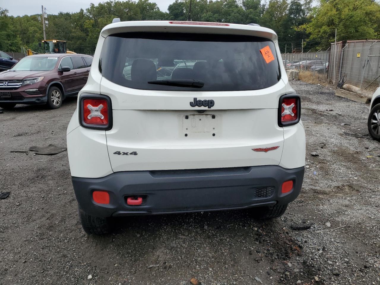 2015 Jeep Renegade Trailhawk - Фото 6