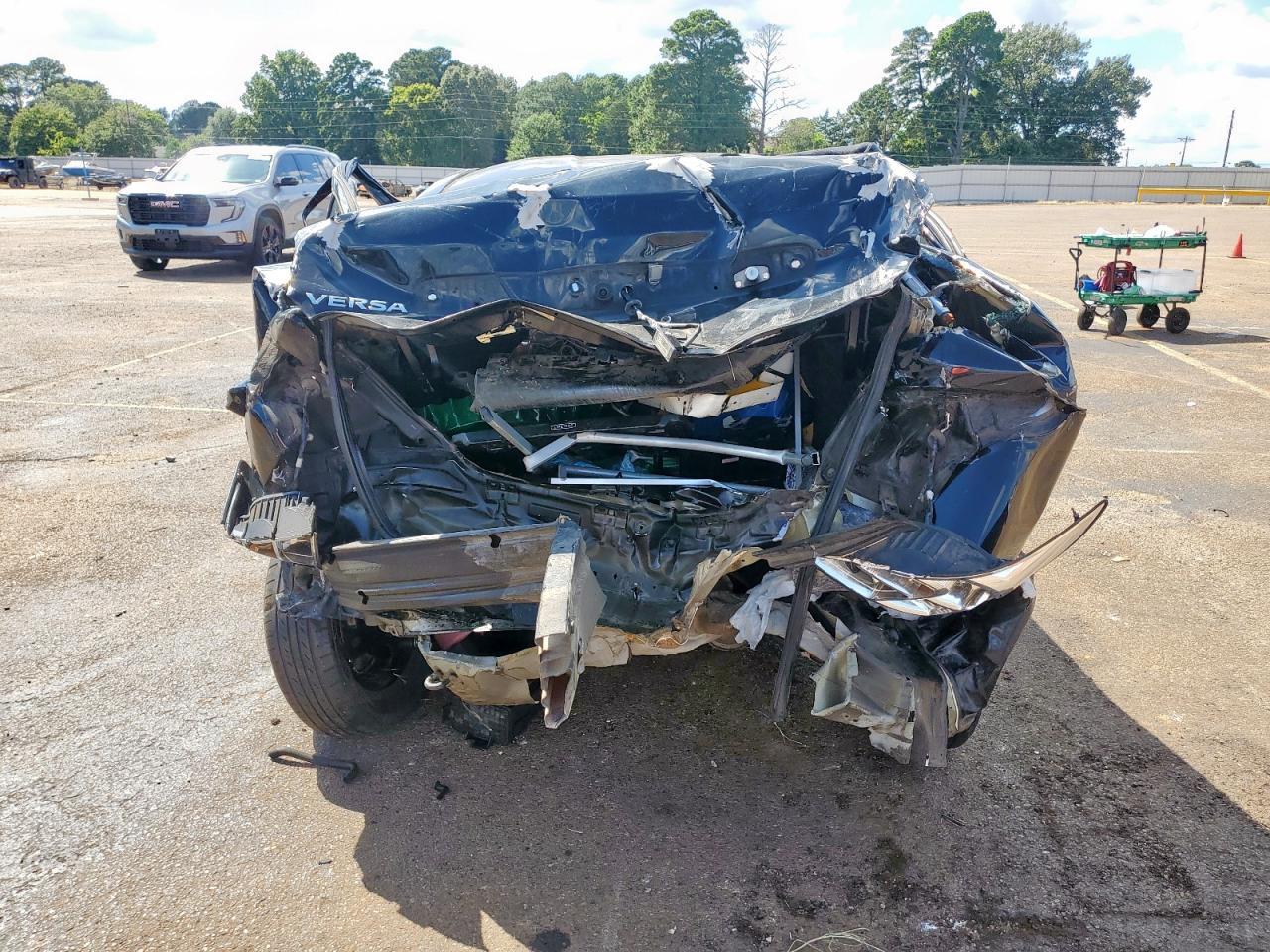 2015 Nissan Versa S - Фото 6