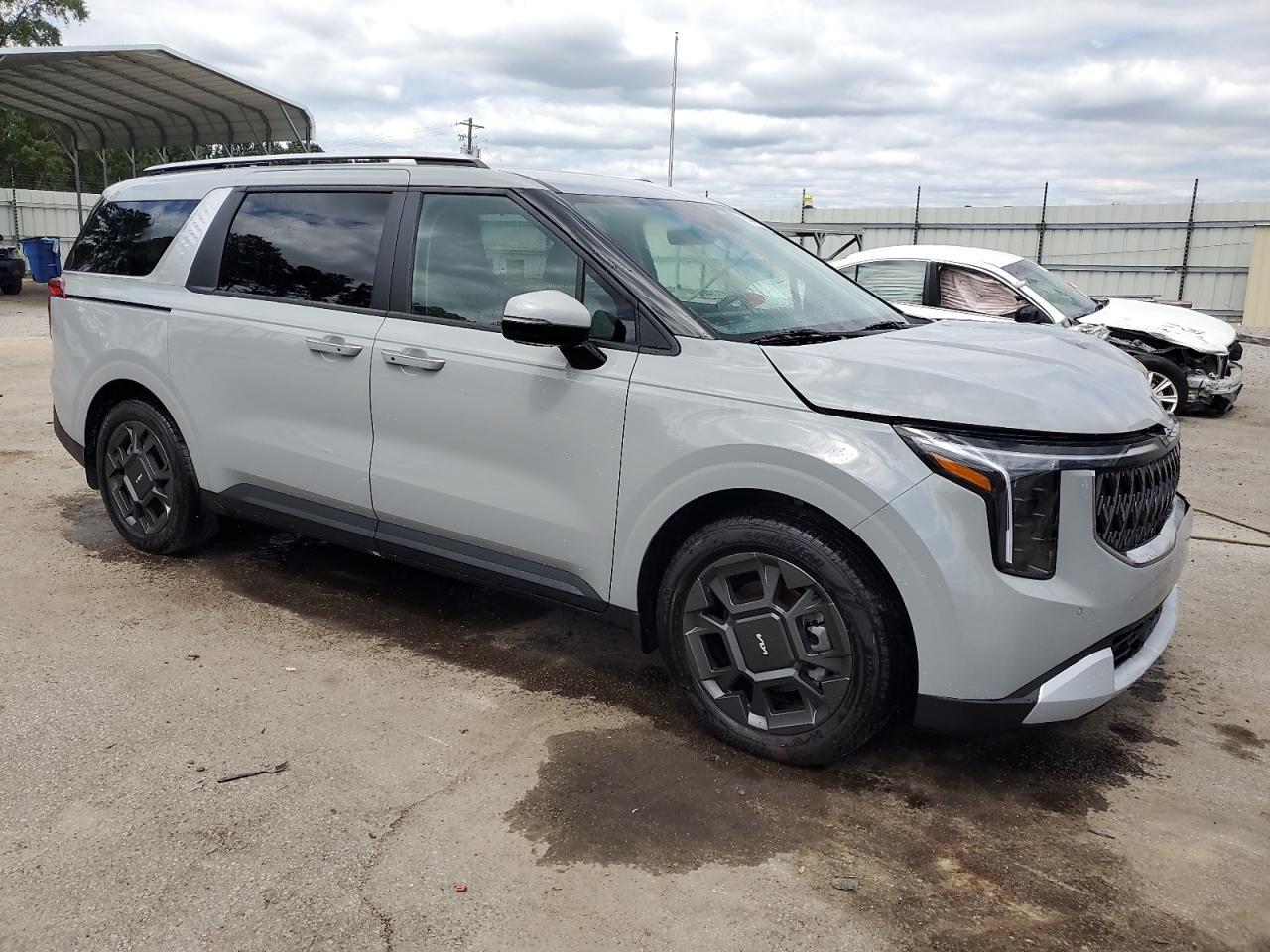 2025 Kia Carnival Ex - Image 4