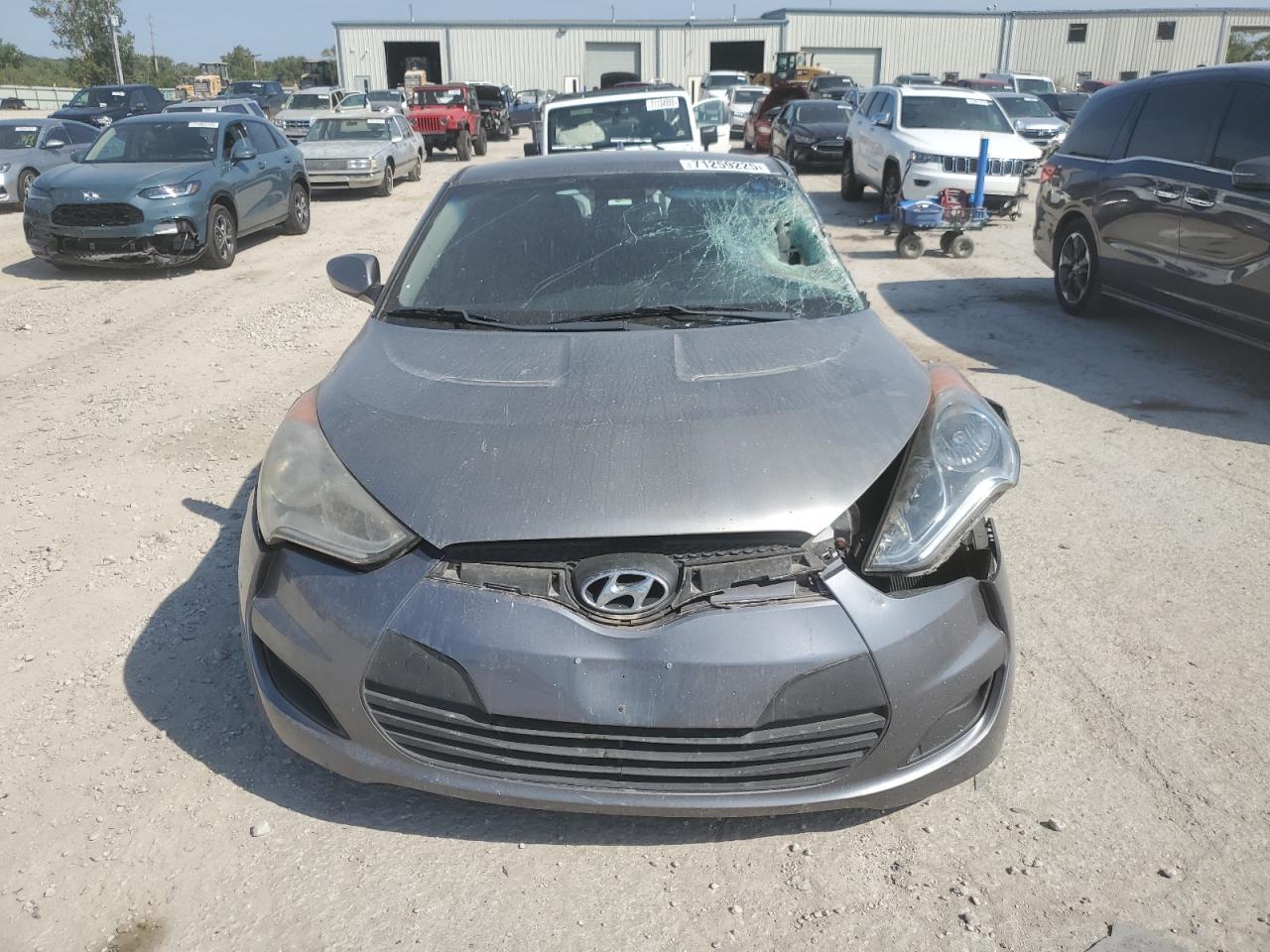 2014 Hyundai Veloster - Фото 5