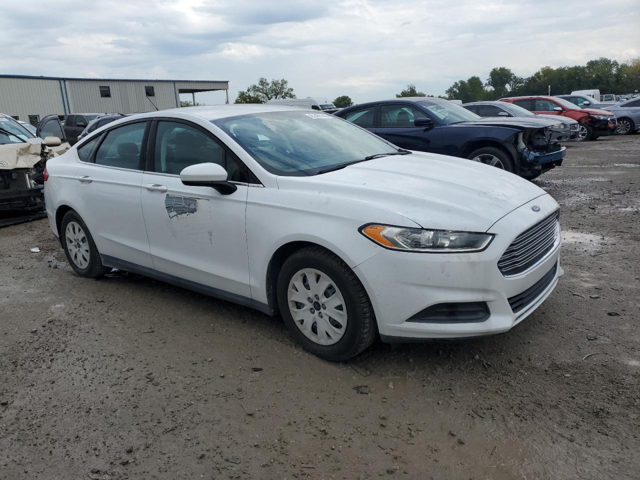 2014 Ford Fusion S - Фото 4