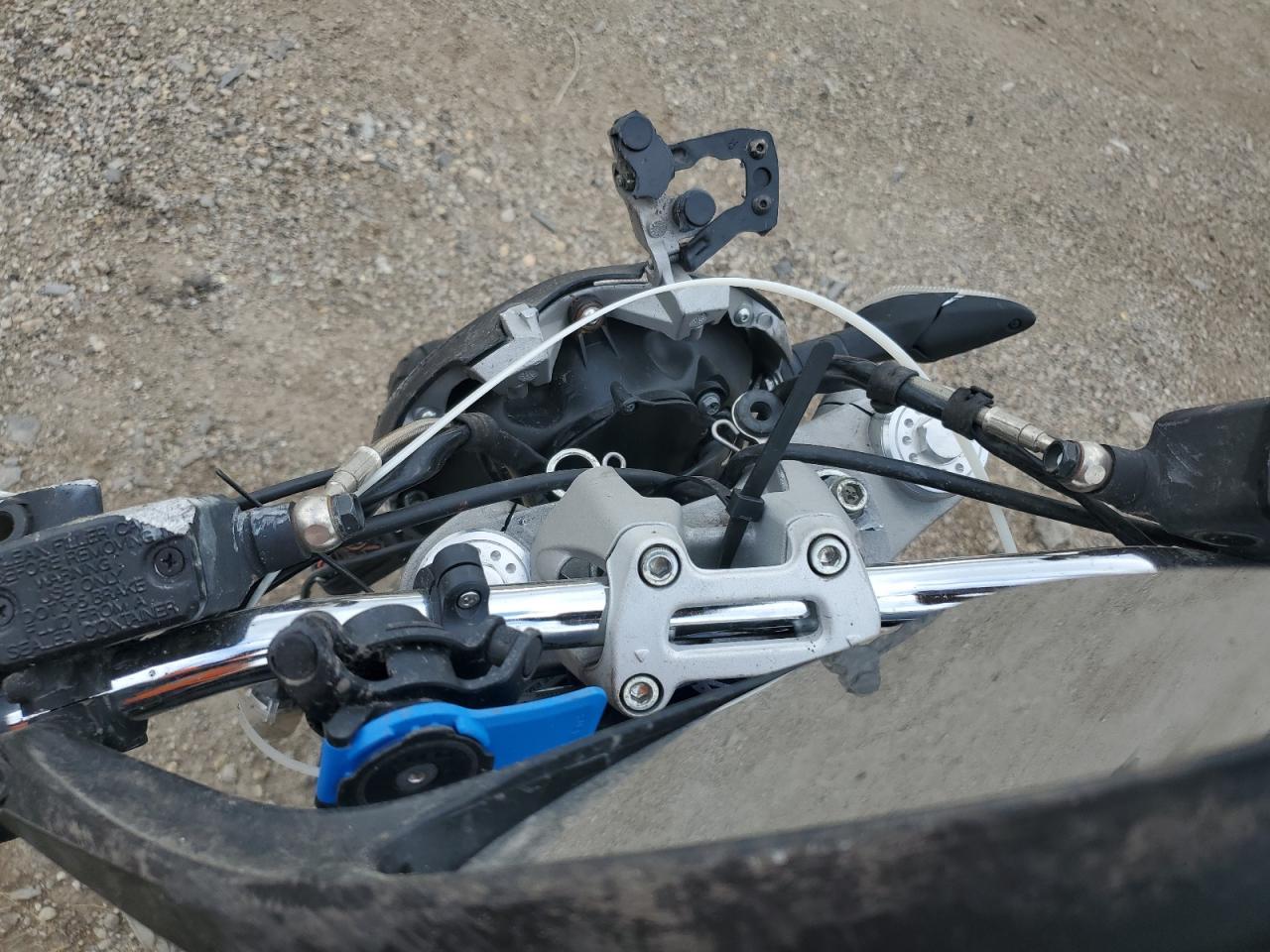 2011 Ducati Monster 696 - Фото 7