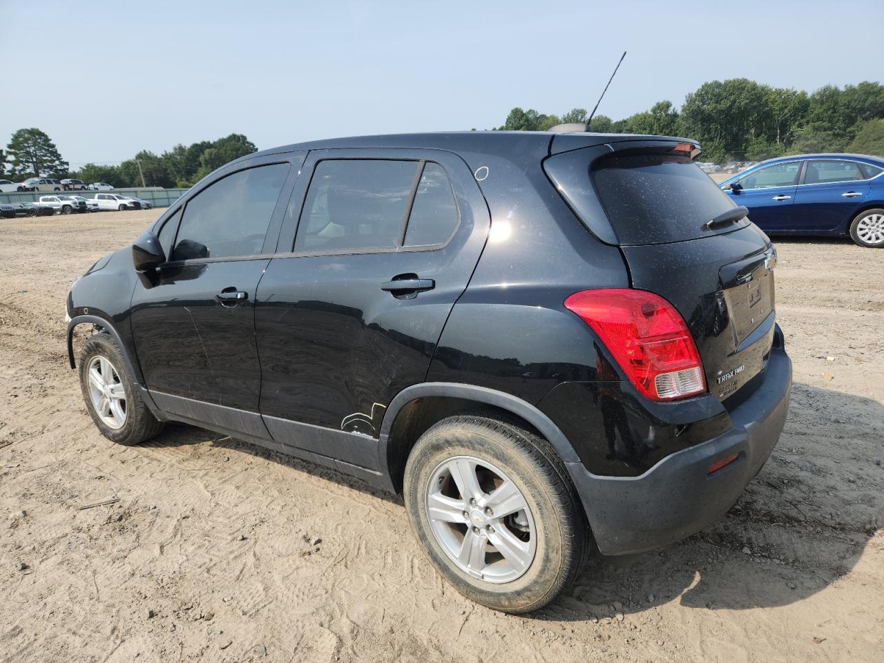 2021 Chevrolet Trax Ls - Фото 2