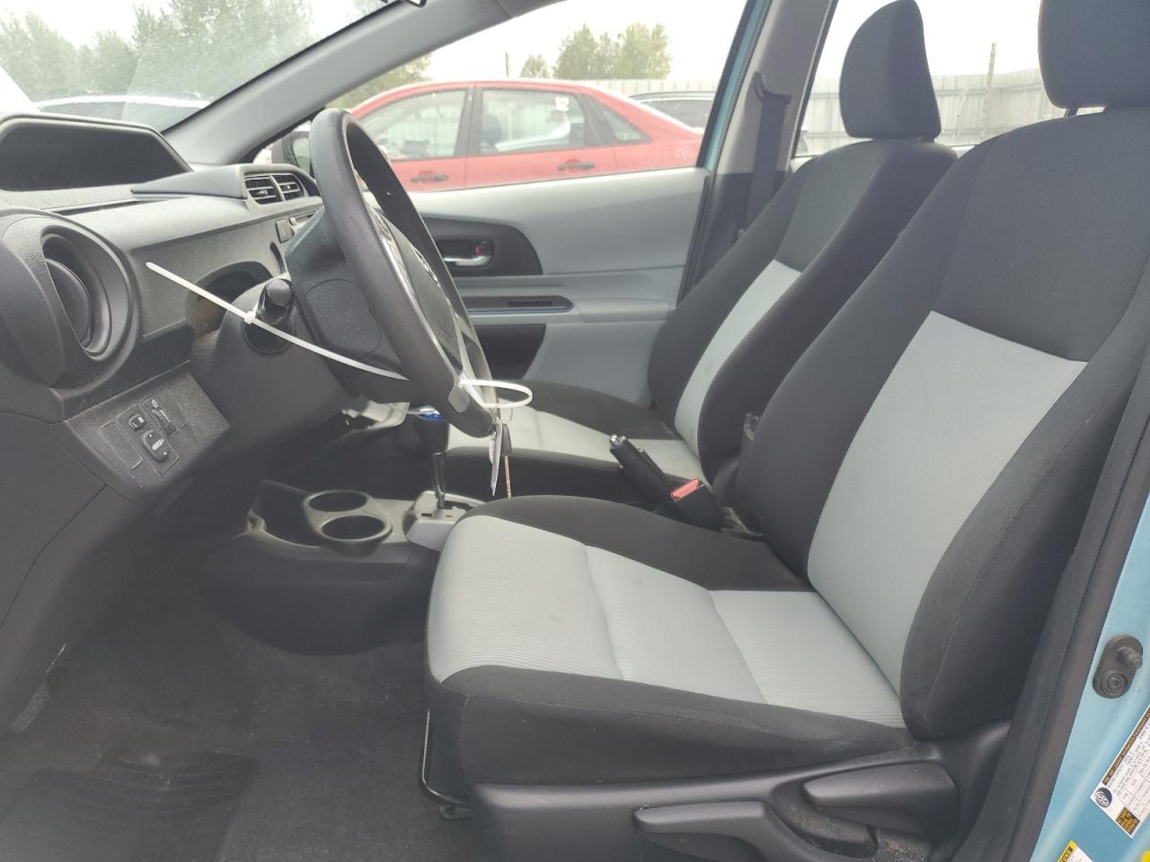 2013 Toyota Prius C - Image 7