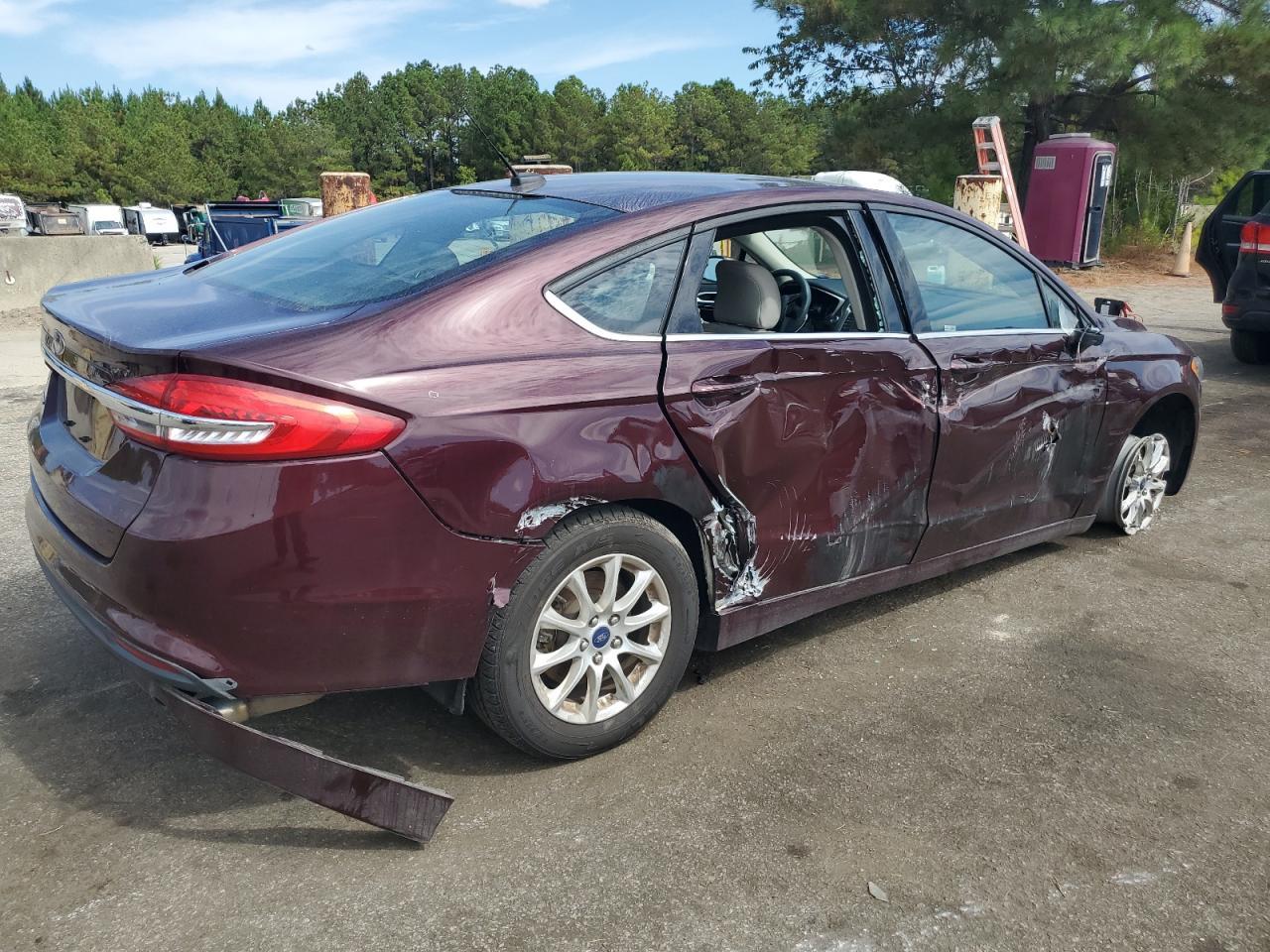 2017 Ford Fusion S - Фото 3