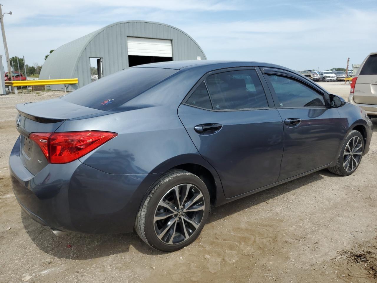 2017 Toyota Corolla L - Фото 3