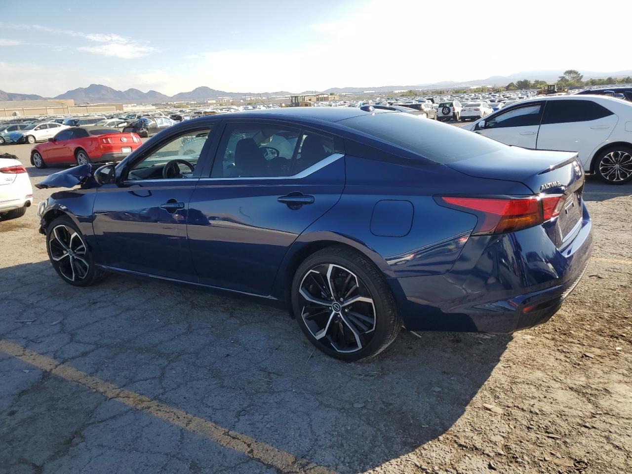 2024 Nissan Altima Sr - Фото 2