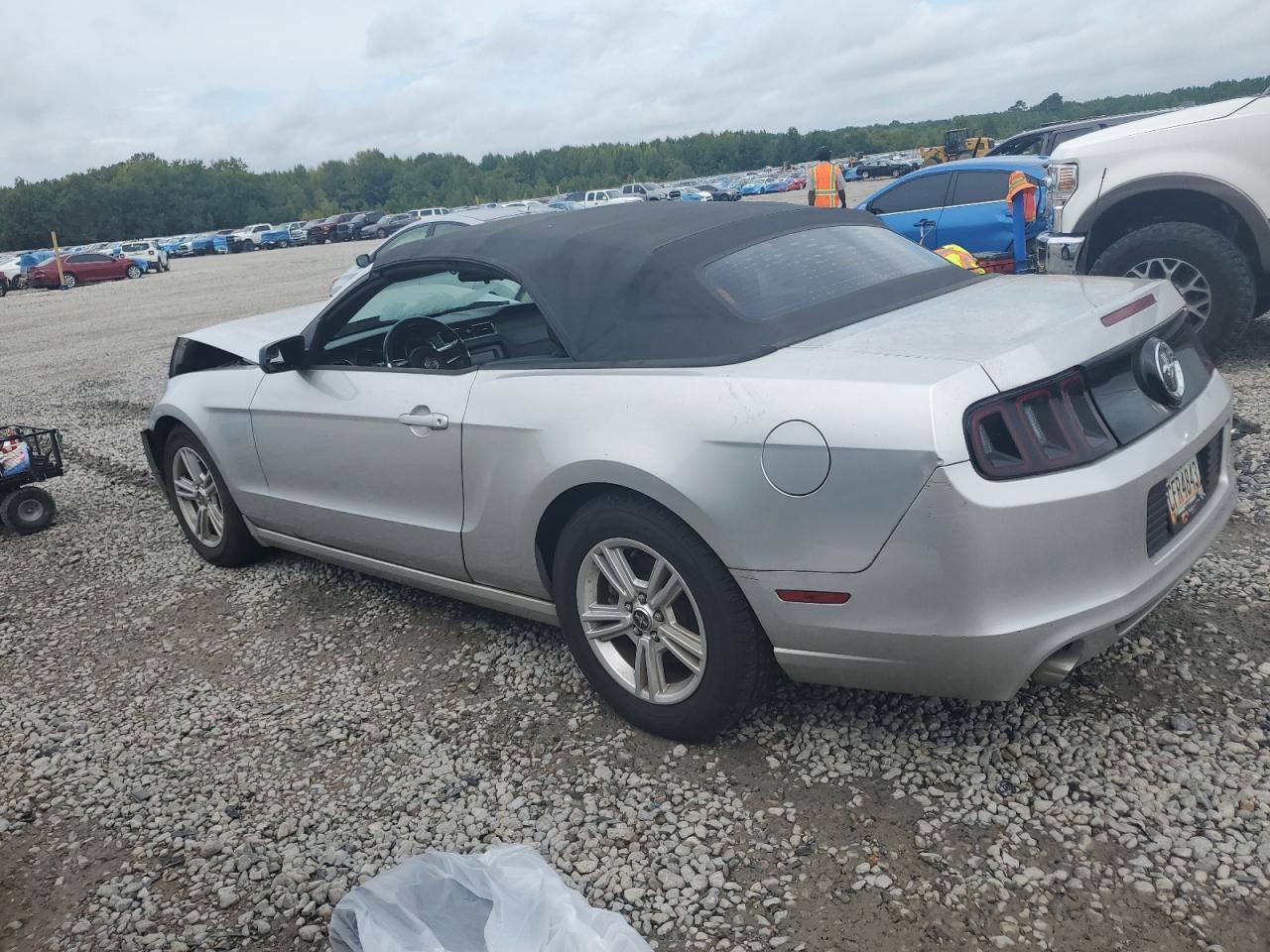 2014 Ford Mustang - Фото 2