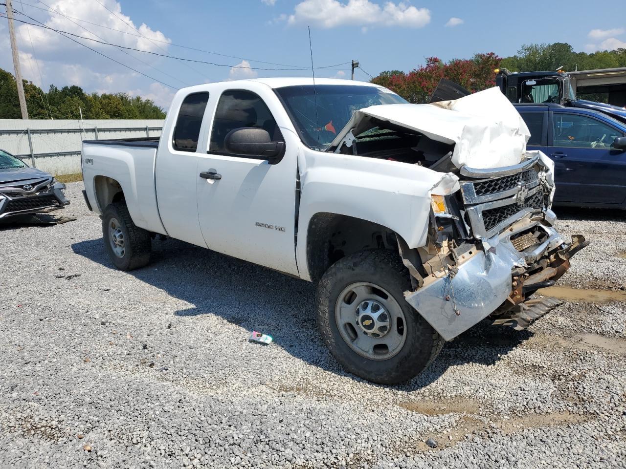 2011 Chevrolet Silverado K2500 Heavy Duty - Фото 4