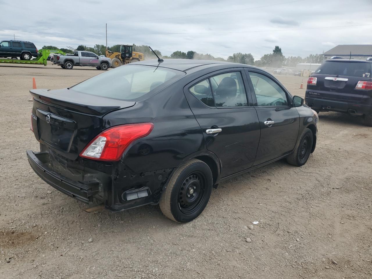 2019 Nissan Versa S - Image 3