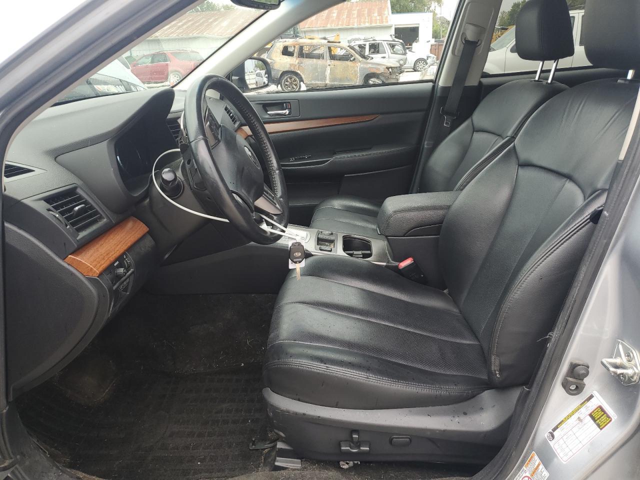 2013 Subaru Outback 3.6R Limited - Image 7