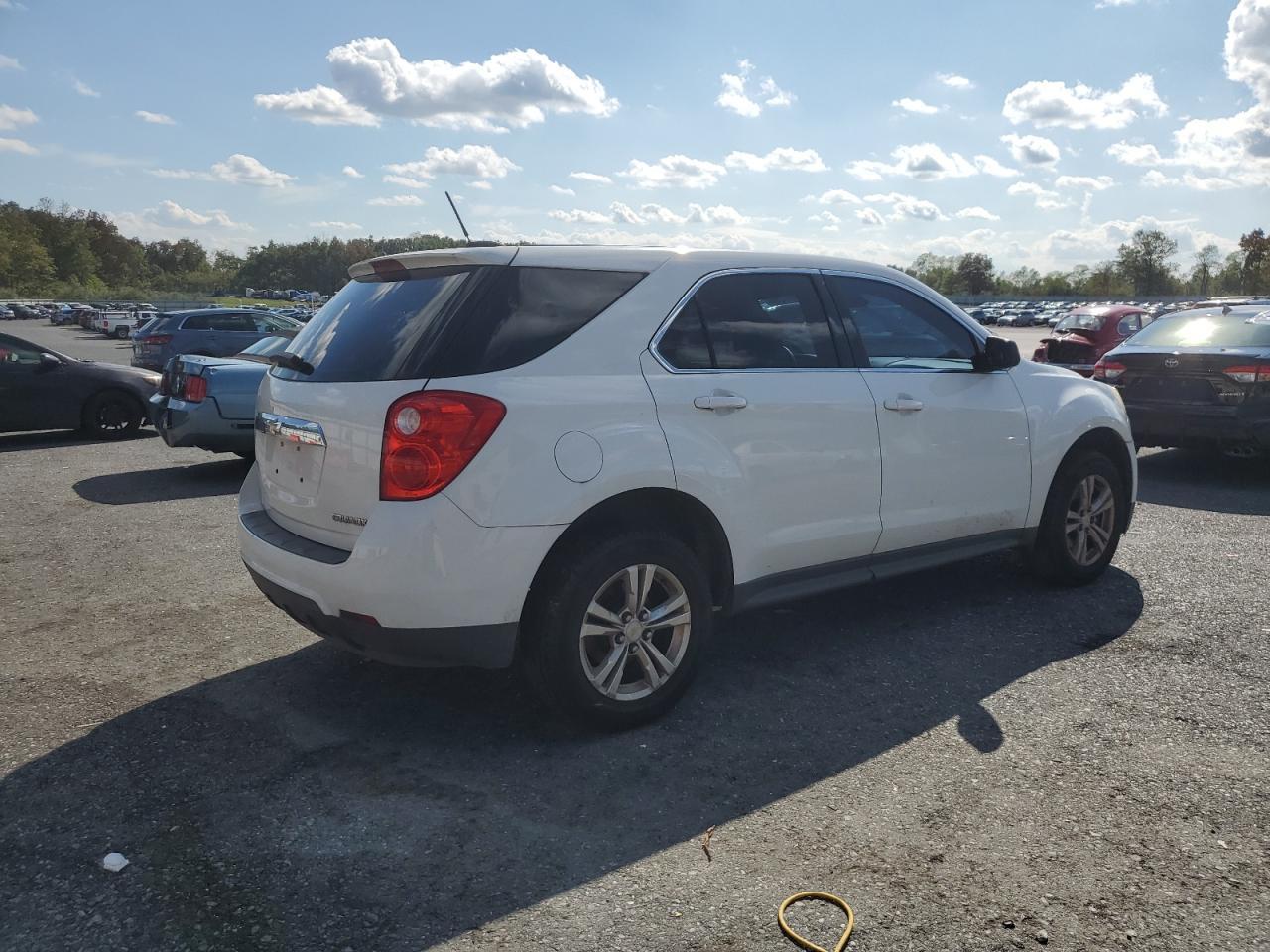2015 Chevrolet Equinox Ls - Image 3