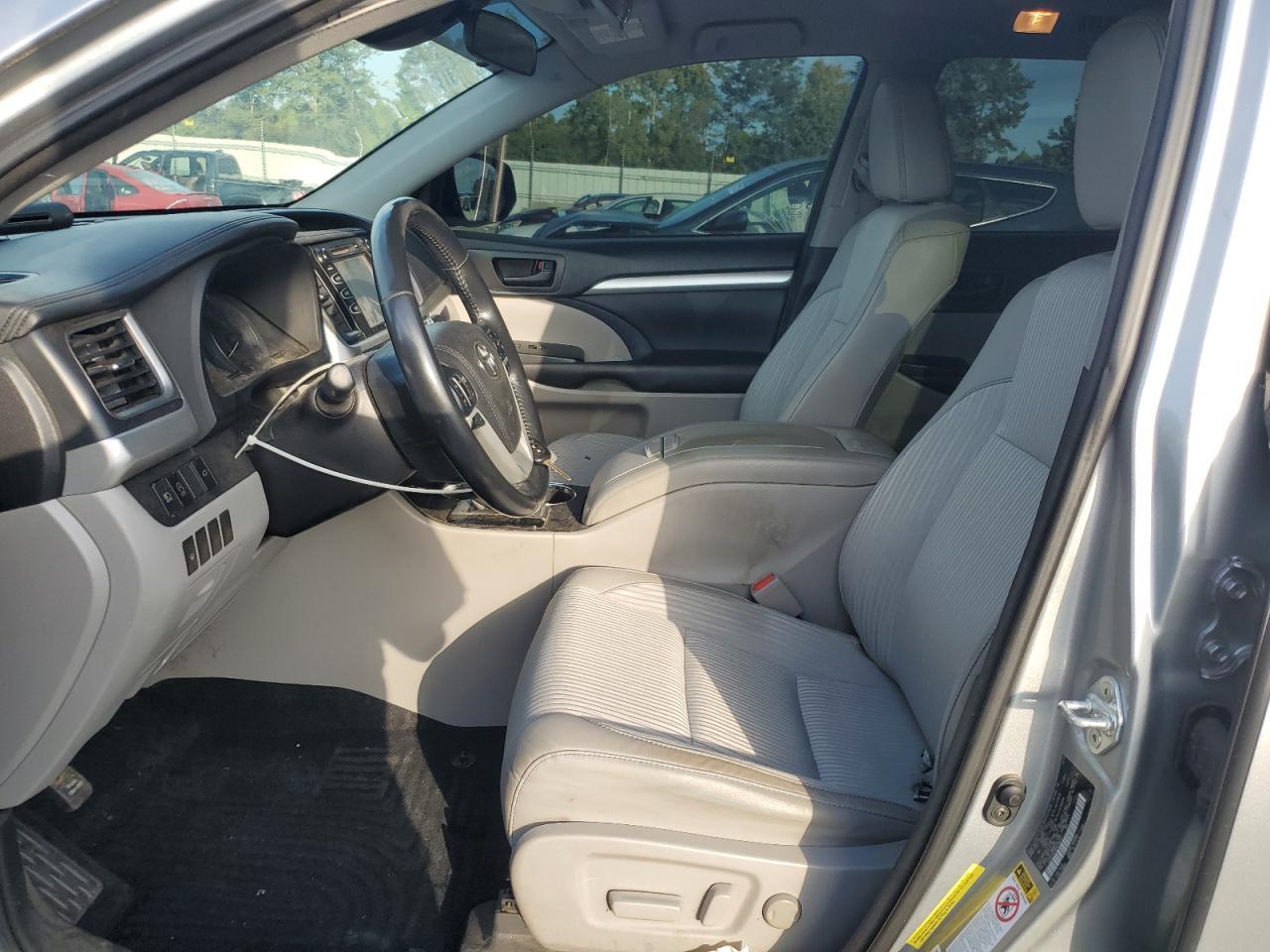 2017 Toyota Highlander Le - Фото 7