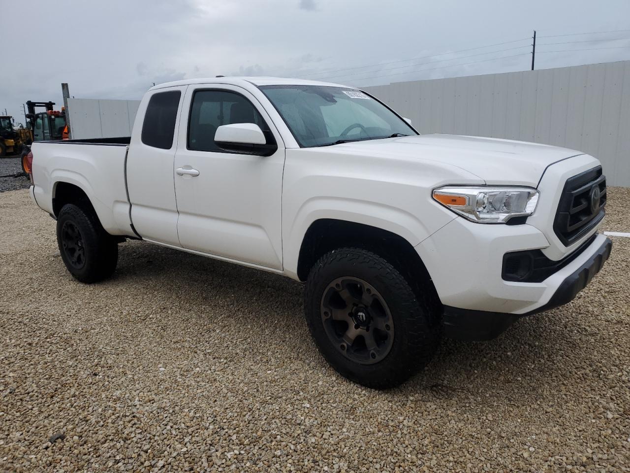 2021 Toyota Tacoma Access Cab - Image 4