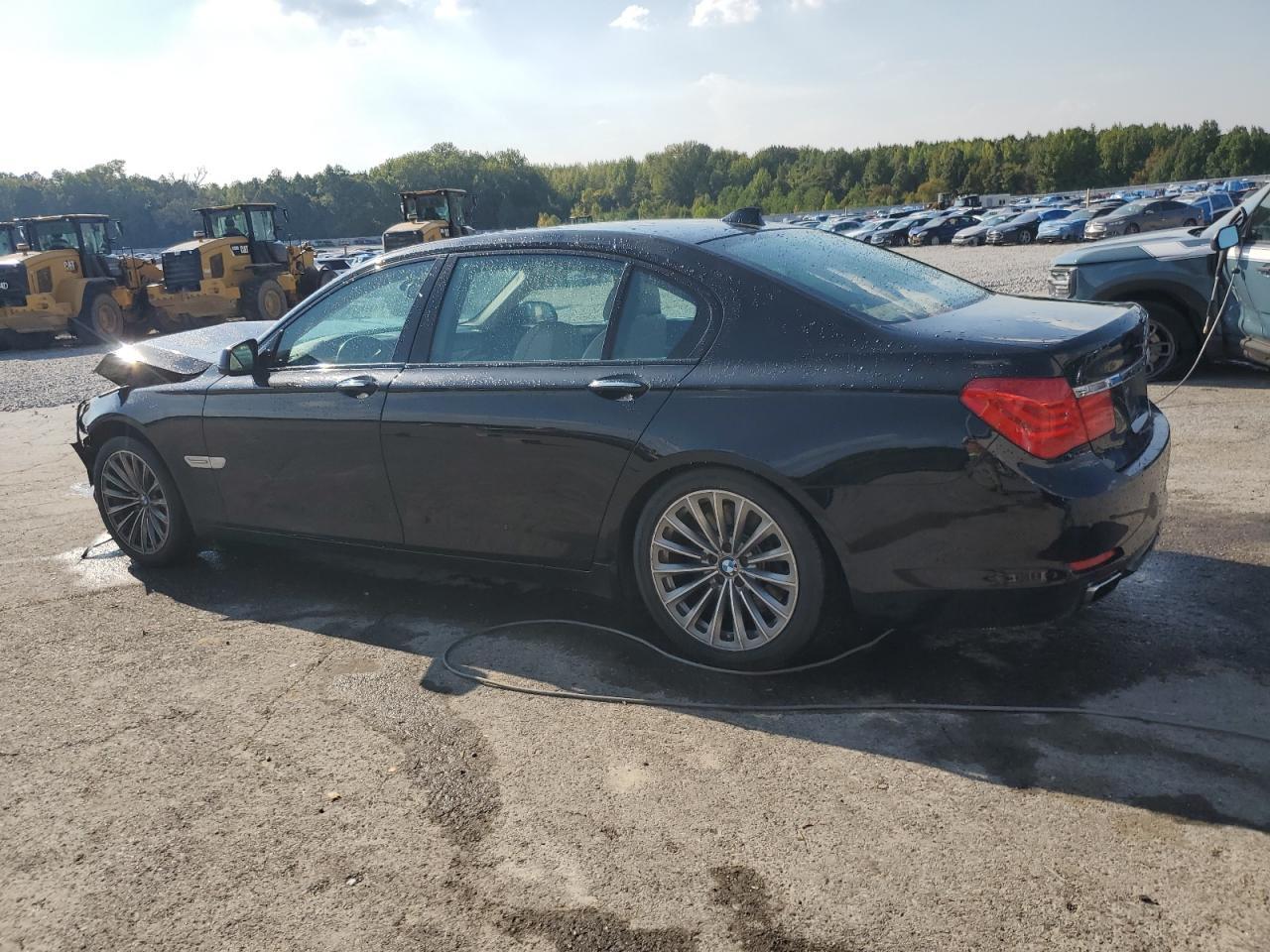 2011 BMW 750 Li - Image 2