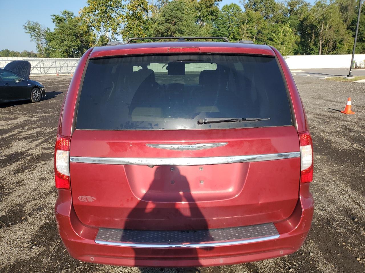 2013 Chrysler Town & Country Touring L - Фото 6