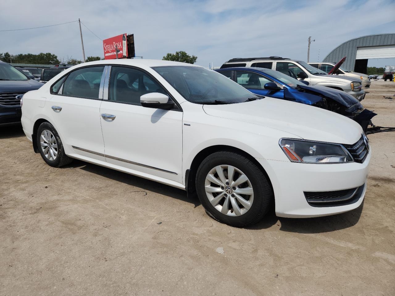 2013 Volkswagen Passat S - Фото 4