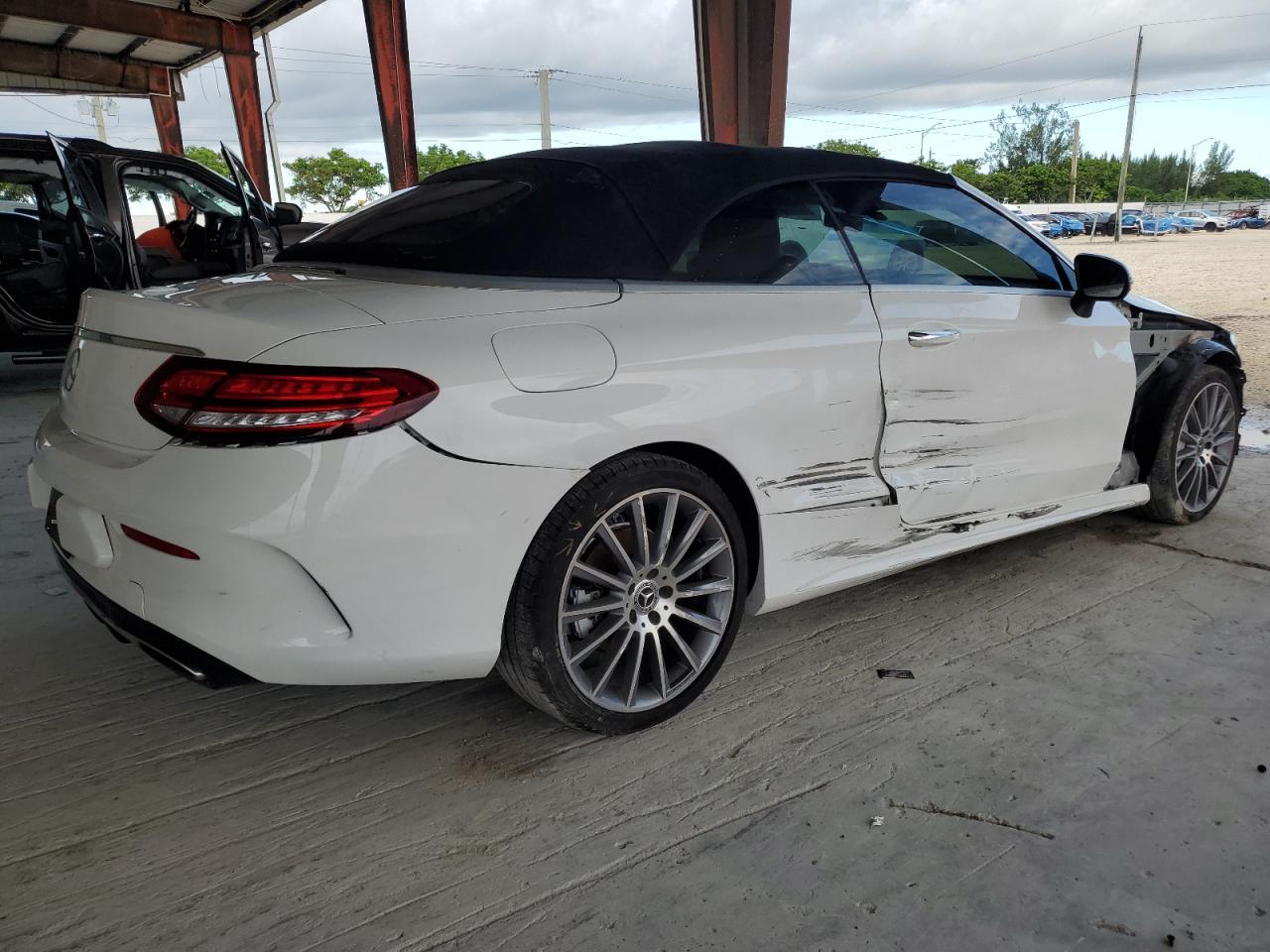 2019 Mercedes-Benz C 300 - Фото 3