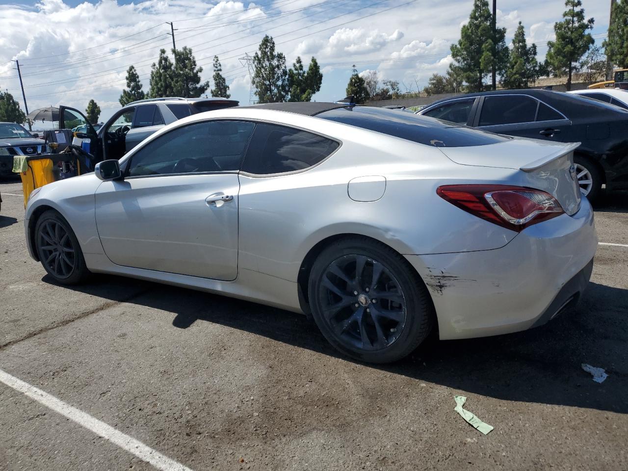 2013 Hyundai Genesis Coupe 2.0T - Фото 2